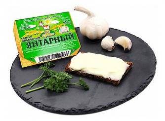 Burjonka Schmelzkäse "Jantarnyj" mit Knoblauch 45% Fett, 100g